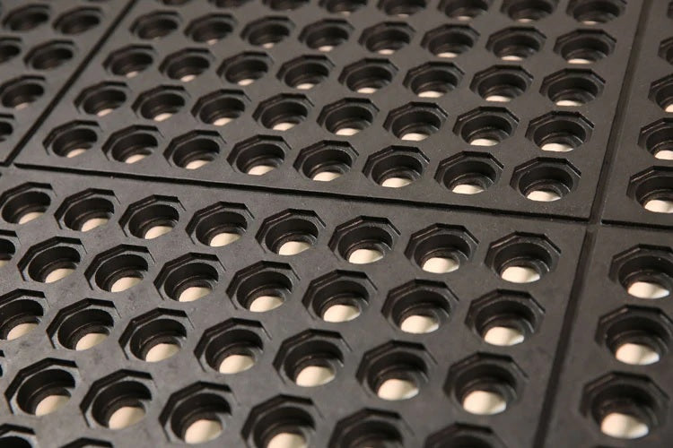 Interlocking Rubber Matting With Holes Bar Garage Shed Tack Room Mats