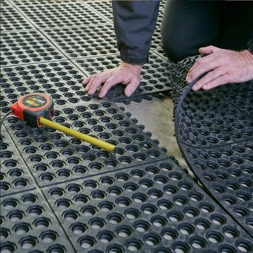 Interlocking Rubber Matting With Holes Bar Garage Shed Tack Room Mats